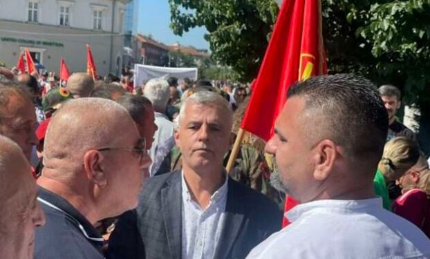 Protesta e veteranëve, Klinaku: Shteti të mos lejojë që persona civil e me kapele në kokë të na hyjnë në shtëpi