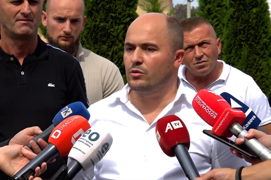 Familjari i policit të vrarë me porosi për Kurtin: Merru me dialogun, por mos i përdor uniformat në veri