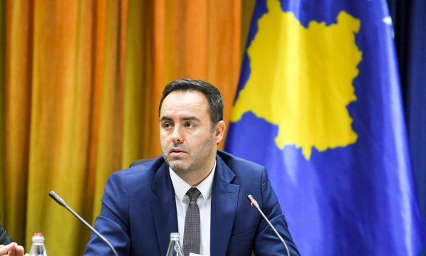 Konjufca e mbështet Kurtin: Lajçaku është pozicionuar kah Serbia
