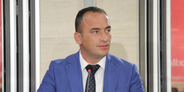 Shifrat për pishinën e Gërmisë/ Deputeti i VV-së i reagon Përparim Ramës: Gërmia a është në Prishtinë apo në Mamushë?