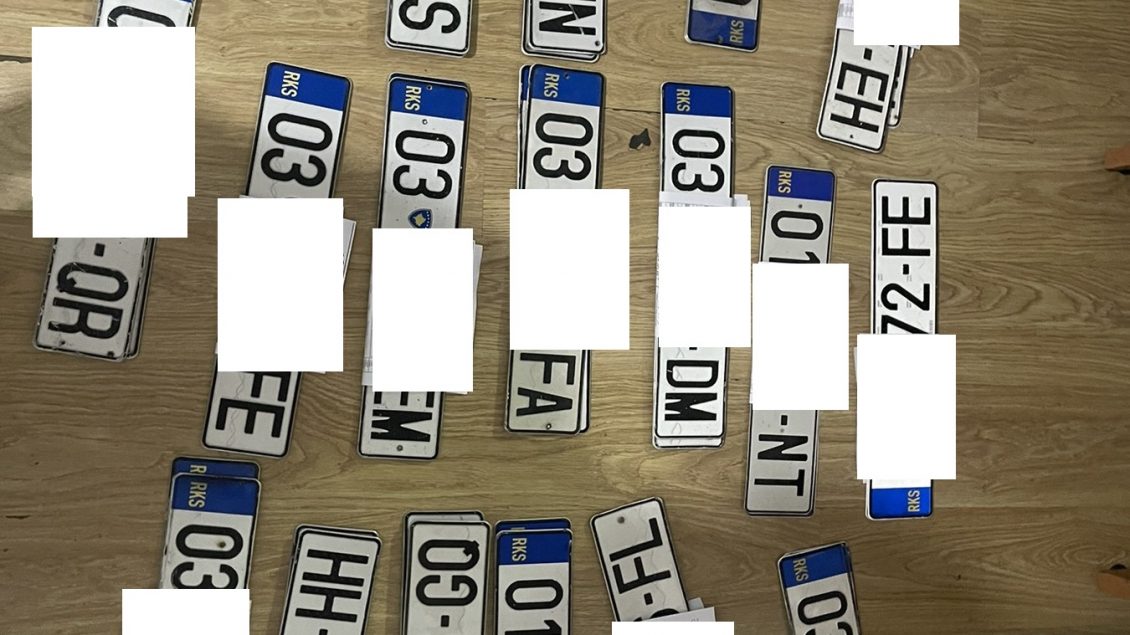 Policia në Pejë nis aktivitetet me pajisje inteligjente, identifikon 130 vetura me regjistrim të skaduar