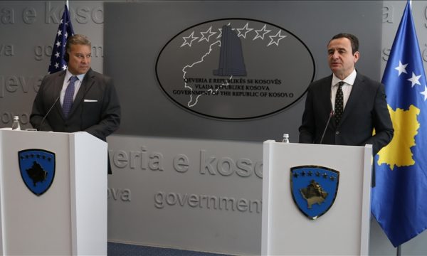 Escobar e godet Kurtin: E ka marrë dialogun vetëm me “po-jo”, një vend prej 1 mln e gjysmë s’na bind t’i ndryshojmë taktikat