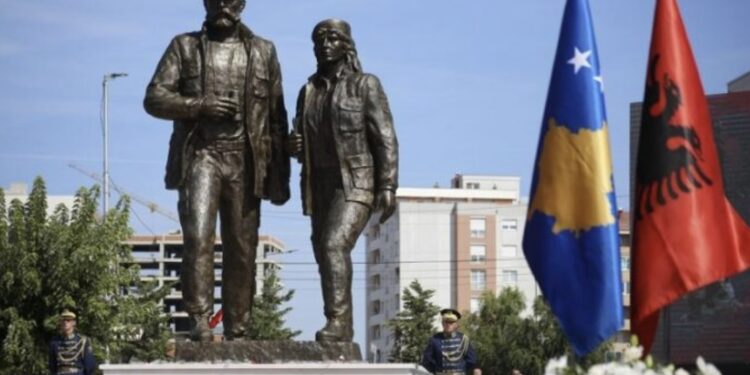 25 vjet nga rënia e Fehmi dhe Xhevë Lladrovcit
