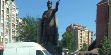 LAJMI I FUNDIT: Gjendet një mjet shpërthyes në veri të Mitrovicës, policia në vendngjarje