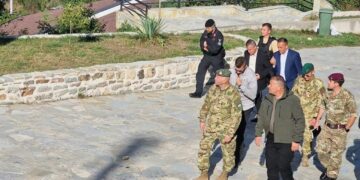 Drejtori i Policisë, Gazmend Hoxha, viziton vendngjarjen në Banjskë të Zveçanit