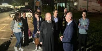 Rrëfimet e pelegrinëve që ishin brenda Manastirit të Banjskës, terroristët iu vodhën gjëra: Ishte nata më e tmerrshme e jetës