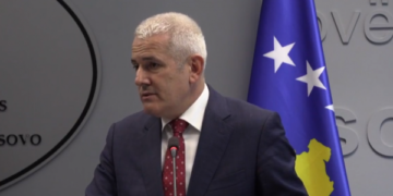 Sveçla: Është arrestuar ish-polici Goran Saviq i cili dyshohet se sulmoi dy qytetarë serbë