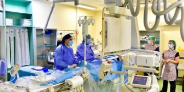Mjekë nga Turqia me stafin vendor operuan 12 fëmijë në QKUK