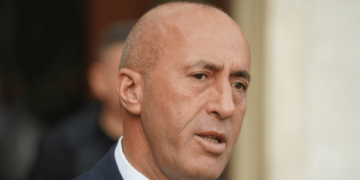 Haradinaj viziton policin e plagosur: Dita e sotme na dëshmon sa me rëndësi është të jemi bashkë të gjithë