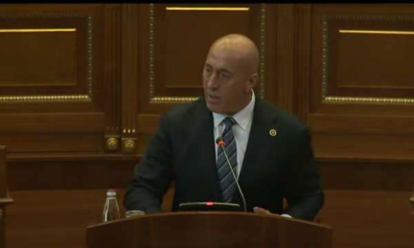 Haradinaj u bën thirrje deputetëve të pozitës ta votojnë mocionin për rrëzimin e Qeverisë Kurti