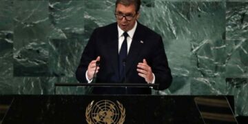 Vuçiq me akuza të rënda për perëndimin: Me gënjeshtra dhe marrëzi, ka arsyetuar agresionin e NATO-s ndaj Serbisë