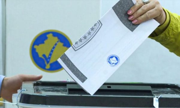 Zgjedhjet në Veri, deri 118 ditë për shkarkimin e një kryetari nëse në peticion dalin 50% +1 e votuesve