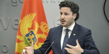 Abazoviç e cilëson si tragjedi vrasjen e policit Afrim Bunjaku, bën apel që popujt e dy vendeve të pajtohen