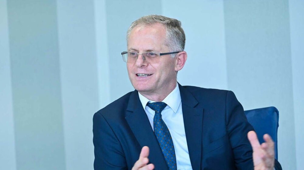 Bislimi: Dje, BE-ja dhe Serbia nuk paraqitën asgjë – vetëm Kurti prezantoi draft substancial