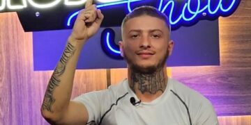 Fero i përkushtohet “kokë e këmbë” fesë, nuk i ndalë pamjet nga xhamia