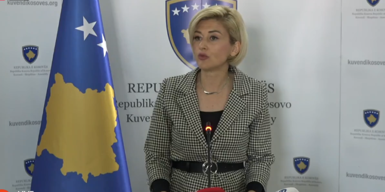 Të enjten seancë e jashtëzakonshme për tekstet shkollore, shtyhet interpelanca e Kurtit për Berishajn