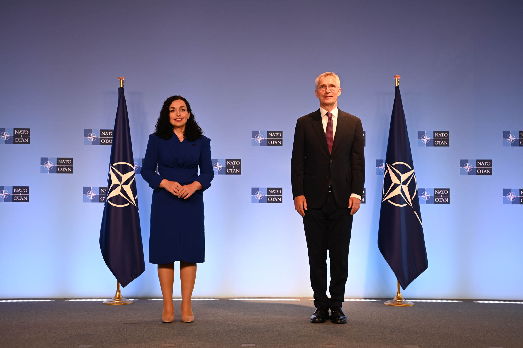 Osmani shpërndan fotografi nga takimi me Stoltenbergun