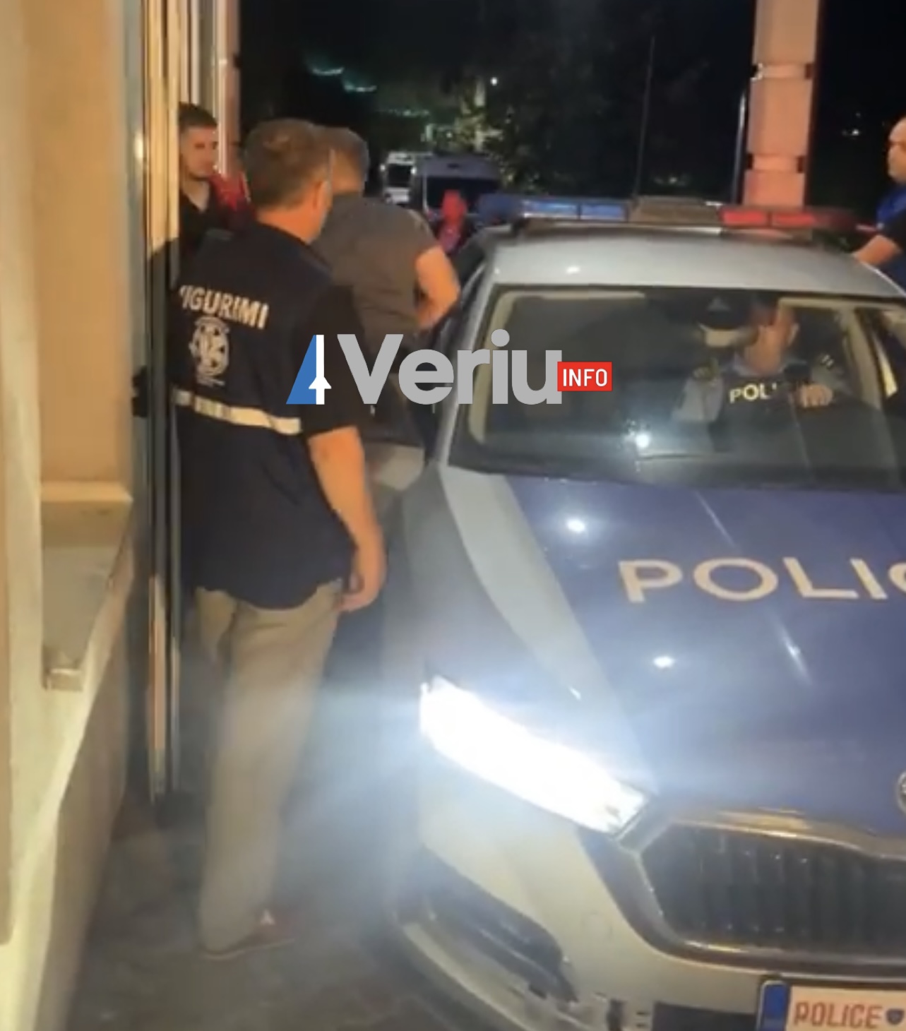 LAJMI I FUNDIT: Një polic i plagosur pranohet në Spitalin e Mitrovicës, ka lëndime nga copat e granatës