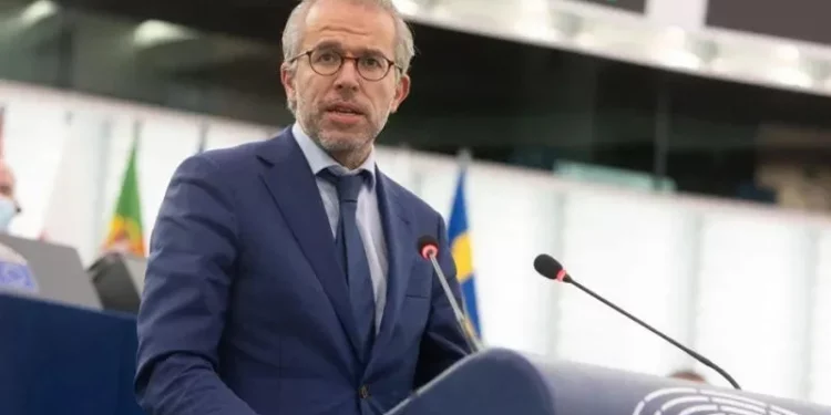 Eurodeputeti holandez: Thelbësore që SHBA dhe BE t’a mbështesin Policinë e Kosovës