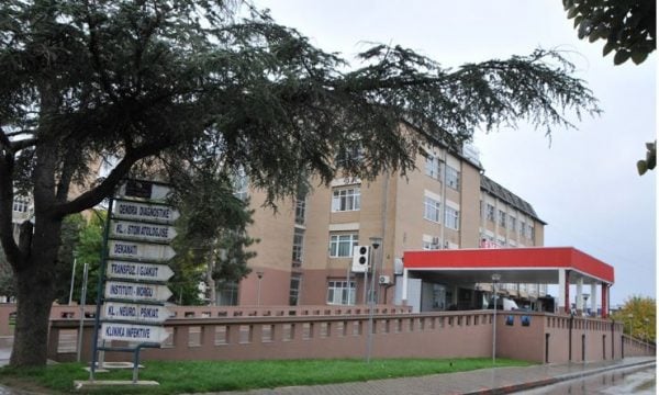 Shteti ua paguan qytetarëve trajtimin në privat për shërbimet që nuk ofrohen në ShSKUK