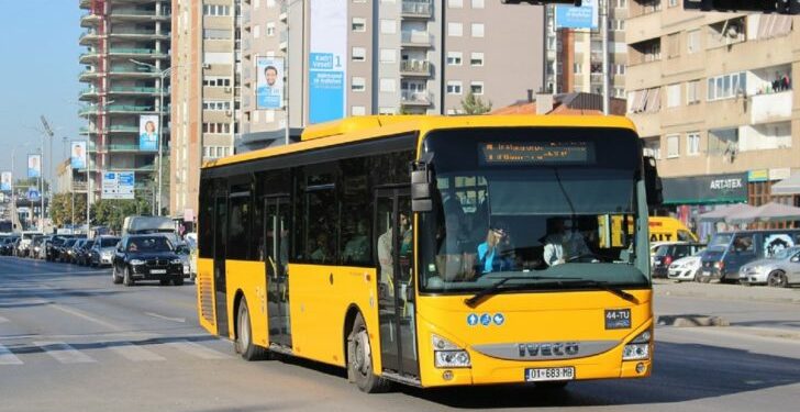 Nënshkruhet marrëveshja, udhëtarët e Trafikut Urban mund të pajisen me bileta përmes SMS-ve