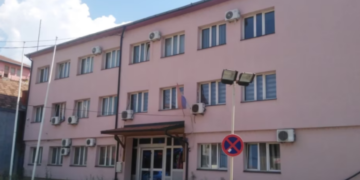 Sot përfundon afati për lirimin e ndërtesës komunale në Mitrovicën e Veriut