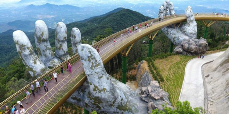 Ura e cila qëndron në duart e Zotit