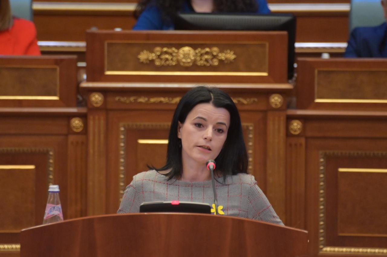 Ish-deputetja Krasniqi: Jam e gatshme të vdes për Kosovën