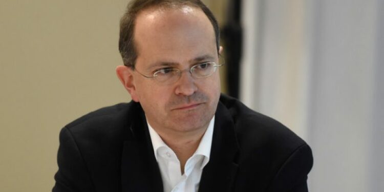 Weber: Nevojitet një marrëveshje për deeskalim të përhershëm në veri