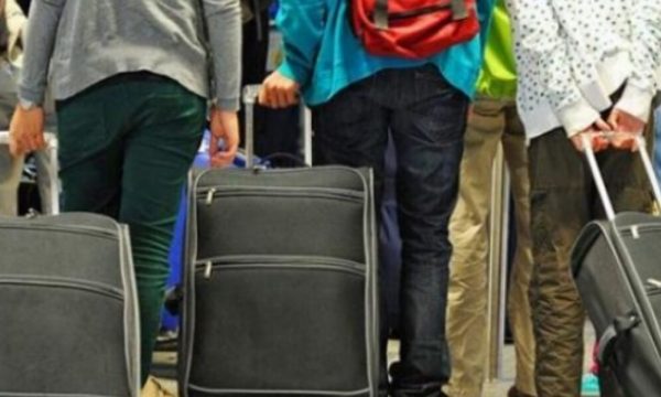 Tahiri: Janari i viti 2024 mund të jetë viti i eksodit të të rinjve