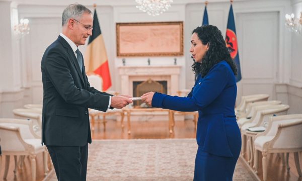 Osmani pranon letrat kredenciale edhe nga ambasadori i ri i Belgjikës