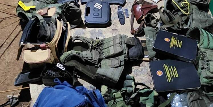 Bastisjet në 7 lokacione, Policia tregon armatimin e gjetur në një soliter në Mitrovicë të Veriut