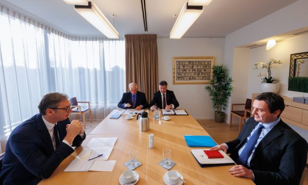BE fton Kurtin e Vuçiqin në Bruksel të enjten, konfirmon se ka paraqitur një draft të asociacionit