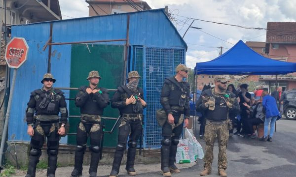 Serbët e Kosovës, të hipnotizuar nga Vuçiq-i