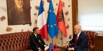 Macron shkaktoi huti për vizat, Rama e çoi “në vend” mesazhin e tij