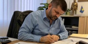 Është koha që t’i kthehemi Kosovës, dikur me pushkë për të mbrojtur nga pushtimi, tani për ta zhvilluar ekonomikisht