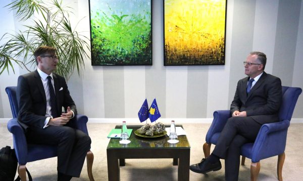 Misioni ‘faktmbledhës’ i zyrtarit europian për sulmin në Banjskë, Bislimi i jep hollësi për ngjarjen