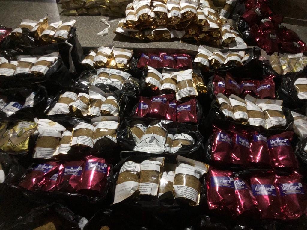 Policia konfiskon 440 kilogram duhan – u kontrabanduan nga Maqedonia e Veriut
