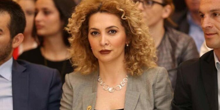 Kërcënohet deputetja e AAK-së, Albena Reshitaj