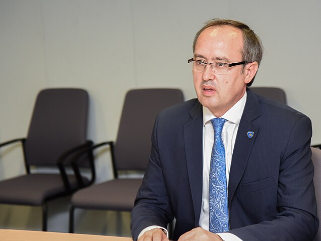Hoti i reagon Kurtit: Shtesat e policëve janë dukshëm më të ulëta krahasuar me shtesat e mëparshme
