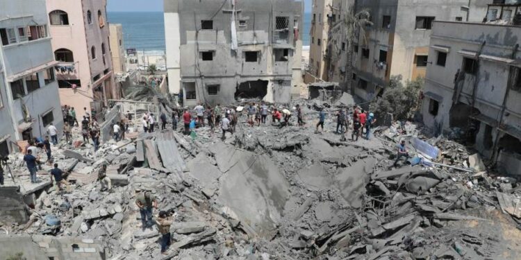 Të paktën 2,215 të vrarë dhe 8,714 të plagosur në Gaza