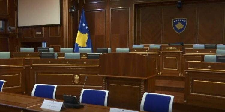 Kërkesa e deputetëve: Duan zyra, takimet jo më në kafene