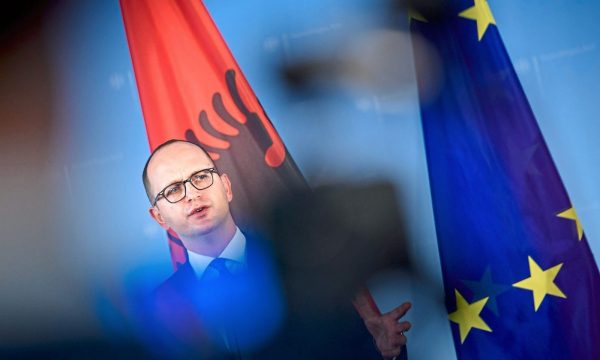Bushati: Serbinë duhet ta shohim me sytë e Kosovës