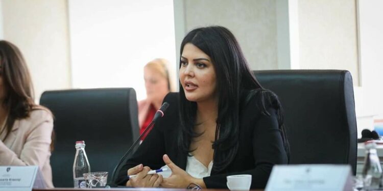 Deputetja Rrezarta Krasniqi: Kërkuam nga ambasadori i BE-së ndëshkimin e Serbisë dhe heqjen e masave kufizuese ndaj Kosovës