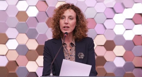 Ambasadorja e Izraelit e falënderon në shqip Kurtin për dënimin e sulmit nga Hamasi