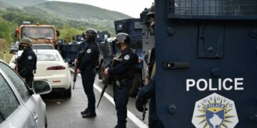 Policia arreston një serb në Zveçan, kërcënoi një polic të Kosovës