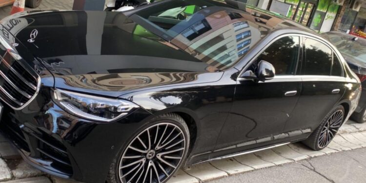 LAJMI I FUNDIT: Mercedesi 100 mijë eurosh që kërkohej në Zvicër, gjendet nga Policia në veri të Kosovës