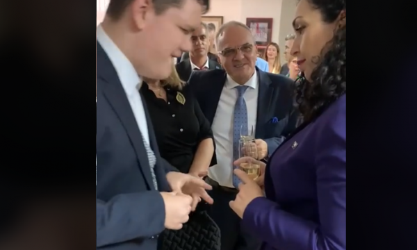 Momenti kur presidentja i përgjigjet kroatisht një të riu në Kroaci