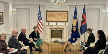 Senatorët amerikanë arrijnë në Presidencë, nisin takimin me Presidenten Osmani