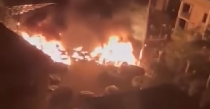Pamje sensitive/ Momenti kur sulmohet me raketa spitali i Gazës